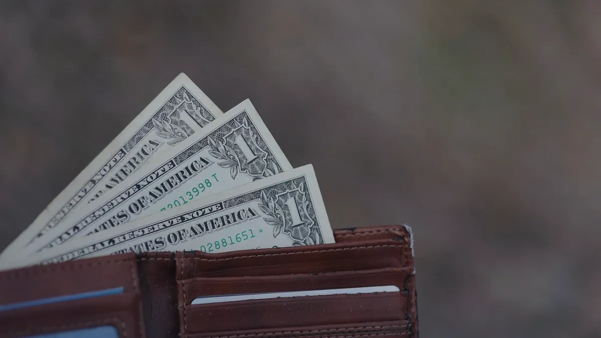 interest paid supplemental cash flow — supporting visual context